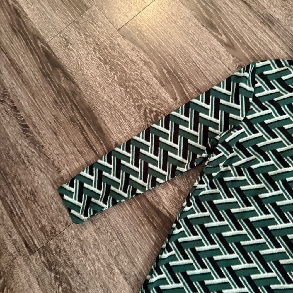 Tuckernuck Emerald Geo Mod Ellie Dress - Picture 2 of 9
